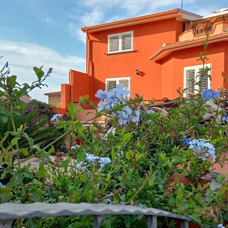 Casa Vacanza Le 2 Isole Suni Eksteriør billede