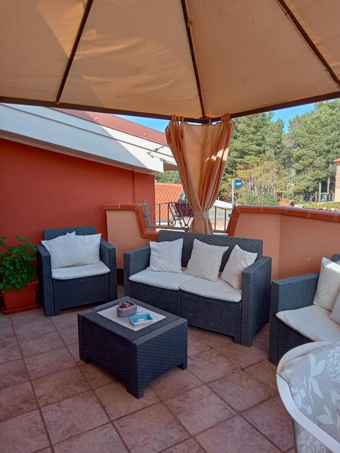 Casa Vacanza Le 2 Isole Suni Eksteriør billede