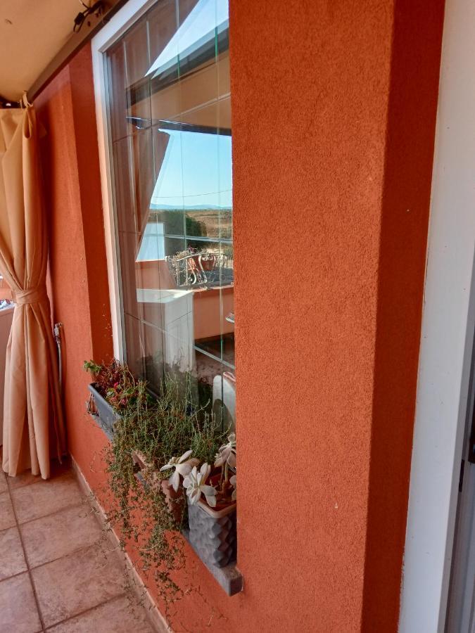 Casa Vacanza Le 2 Isole Suni Eksteriør billede